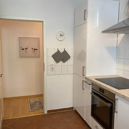 Grosse Altstadtwohnung Im Zentrum, Mit Balkon, Top Lage, 4 Schlafplaetzen * 马格德堡