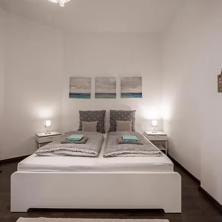 公寓 Grosse Altstadtwohnung Im Zentrum, Mit Balkon, Top Lage, 4 Schlafplaetzen