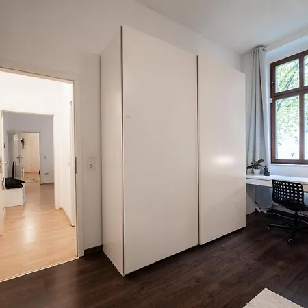 Grosse Altstadtwohnung Im Zentrum, Mit Balkon, Top Lage, 4 Schlafplaetzen 马格德堡
