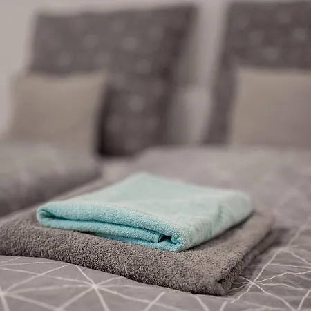 Grosse Altstadtwohnung Im Zentrum, Mit Balkon, Top Lage, 4 Schlafplaetzen Apartamento *