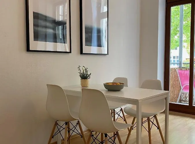 Apartamento Grosse Altstadtwohnung Im Zentrum, Mit Balkon, Top Lage, 4 Schlafplaetzen Magdeburgo