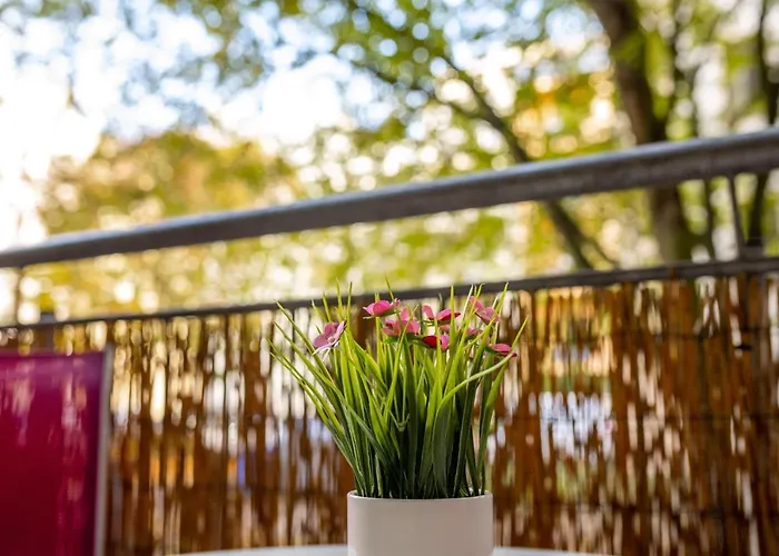 Grosse Altstadtwohnung Im Zentrum, Mit Balkon, Top Lage, 4 Schlafplaetzen Apartamento
