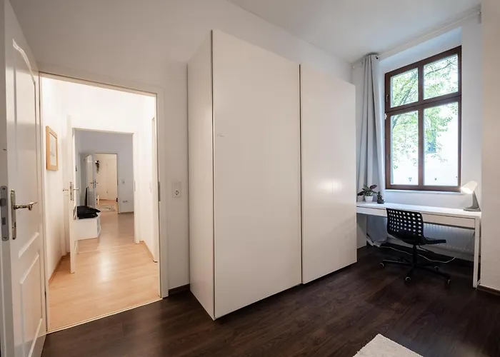 Altstadtwohnung Mit Tollem Balkon In Prima Lage Mit 4 Schlafplätzen Magdeburg