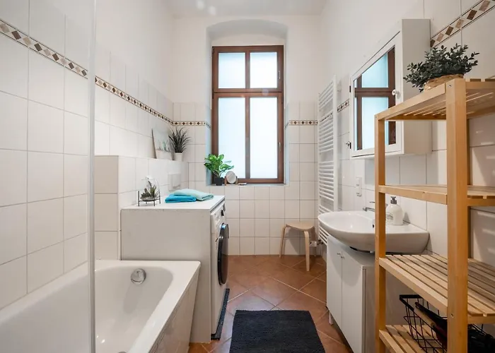 Apartamento Grosse Altstadtwohnung Im Zentrum, Mit Balkon, Top Lage, 4 Schlafplaetzen Magdeburgo